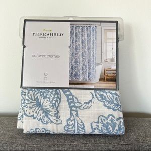 NWT - Threshold Shower Curtain - Blue Floral